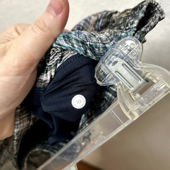 Lululemon Hotty Hot Short Long 4" Digital Oasis Grey Multi True Navy Size 10 - Picture 6 of 6